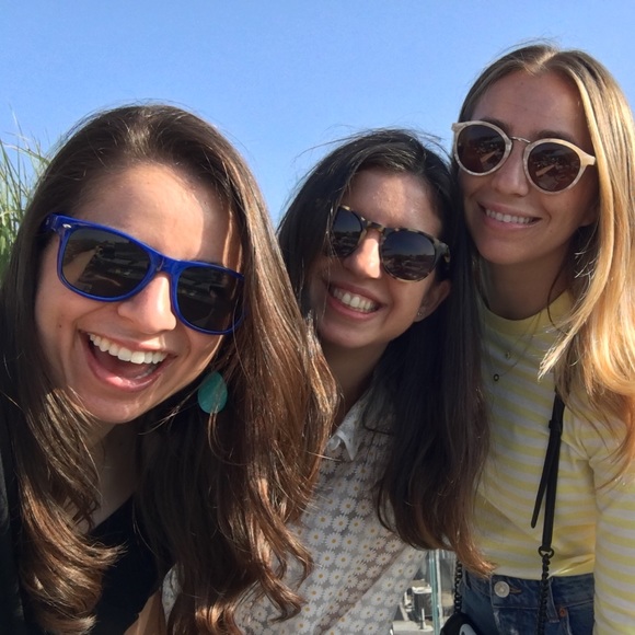 Meet your Posher, Arielle - Picture 1 of 1